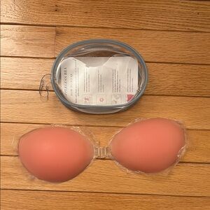 NWT Tidetell Nubra Adhesive Bra